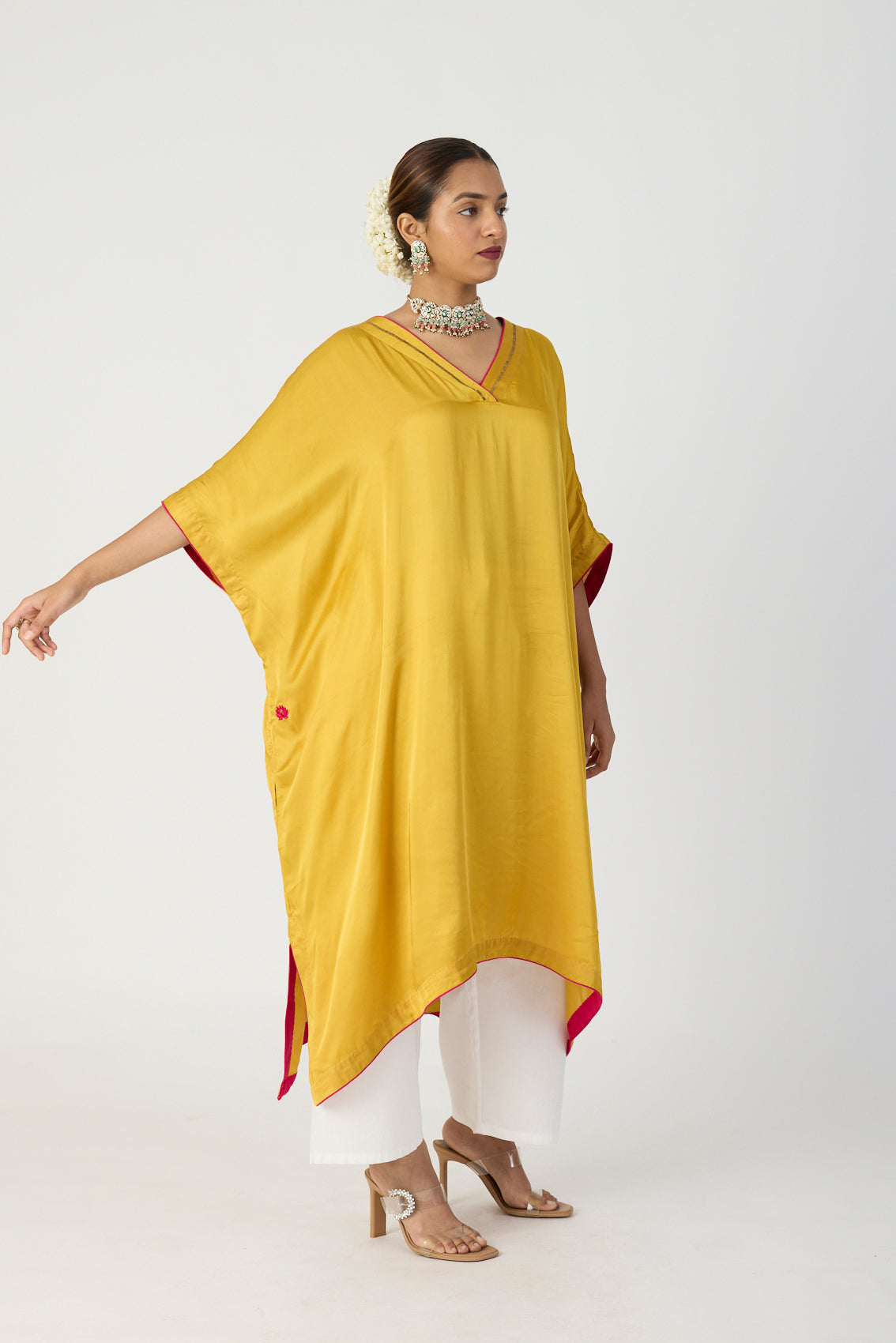 Sunehri Kaftan