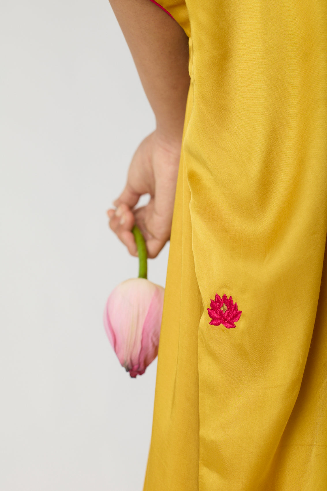 Sunehri Kaftan Set